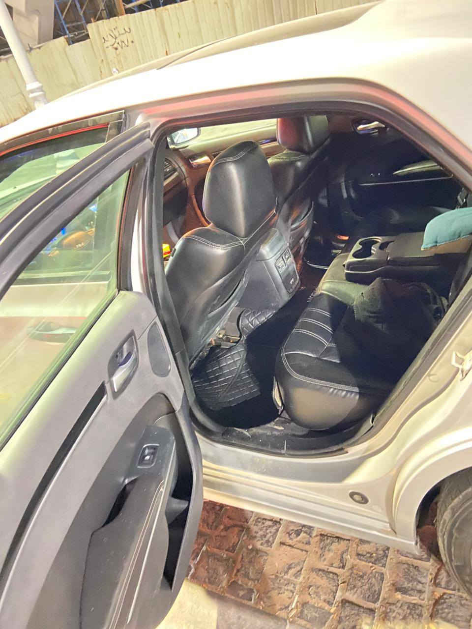 سلام عليكم. كرايسلر أوباما 2018   كفاله بدون كص حاويه. جاهزه تخم تاير تبريد مكينه. كير. سيارة جديدة كلش. بيهه نقص شمعات فقط حداده كلهه جديده.  سياره اس. بلاك. فول الفول.   بيهه تغيير لون بأمريكا.  فقط. بيهه فقط لوحات أربيل اصليات.    رقم شاصيهه مكفول من الزلغ. ماملعوب بي.    سياره تجي تكلب وتقنع. وتشلع عيوني. ماتفيدك. تولي فدوه.    سياره ابيعلك. فقط مكفول من الكص. والباقي. انت وقناعتك.   مكاني بصرة. ***********. اتصال. واتساب.  سعرهه 80.  بيهه مجال بسيط كلش
