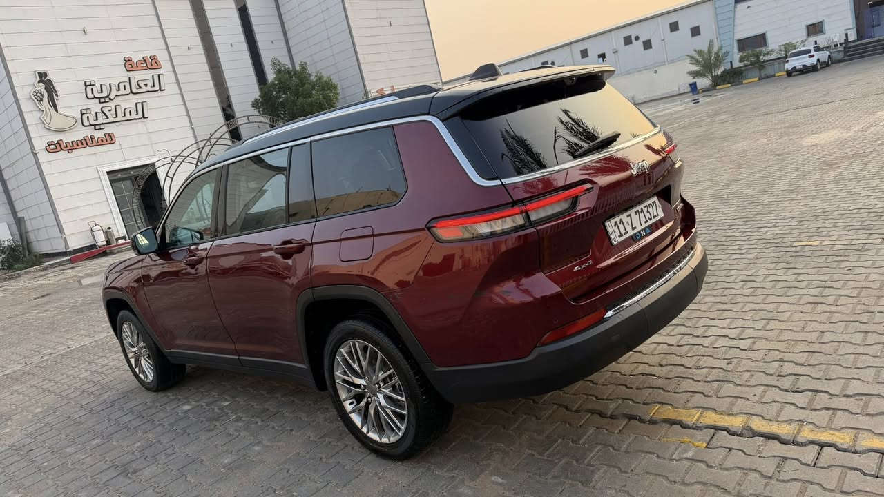 السلام عليكم

جيب كراند شيروكي 2023 فئة لمتد بلص ٧ راكب

حادثها صفحتين وبنيد بدون اي ضربة قوية او دواخل او شاصي او لغد 

السيارة اذا اعدد مواصفاتها ينرادلي كلش هواية وقت بس كلشي بيها 

سعرها ٢٦٠$ ورقة 

مكان بغداد / العامرية

بيع او مراوس حسب القناعة 

سيارة على ايدي اني مرقمها واستعمال ايد وحدة صفر مسج ولا كلوب بلدشبول مشتغل 

البنيد واللايتات مغلفات ppf 

عليها تضليل الكتروني بلريمونت يفتح ويسد 

الكامرات ذكاء اصطناعي تطلع الاجسام القريبة

 السيارة محدثة ومعربة شرق اوسط وخرائط بلساعات كدام السايق

***********
