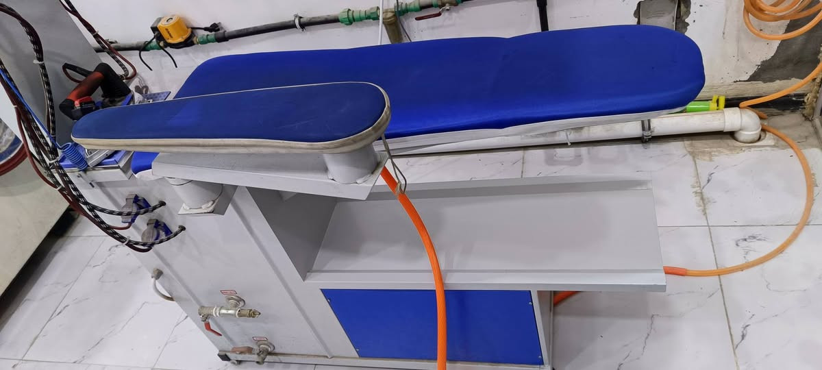 السلام عليكم
مكوى متكامل للبيع
 (الموقع الناصرية مركز المدينة) 
نورفا تركي جنح ستيل سحب دفع مسدس بخار
غسالة بطانيات تركي قلاب جهتين هزاز
غسالة ملابس سامسونج18 كيلو 
حراري امريكي
للأستفسار ***********
