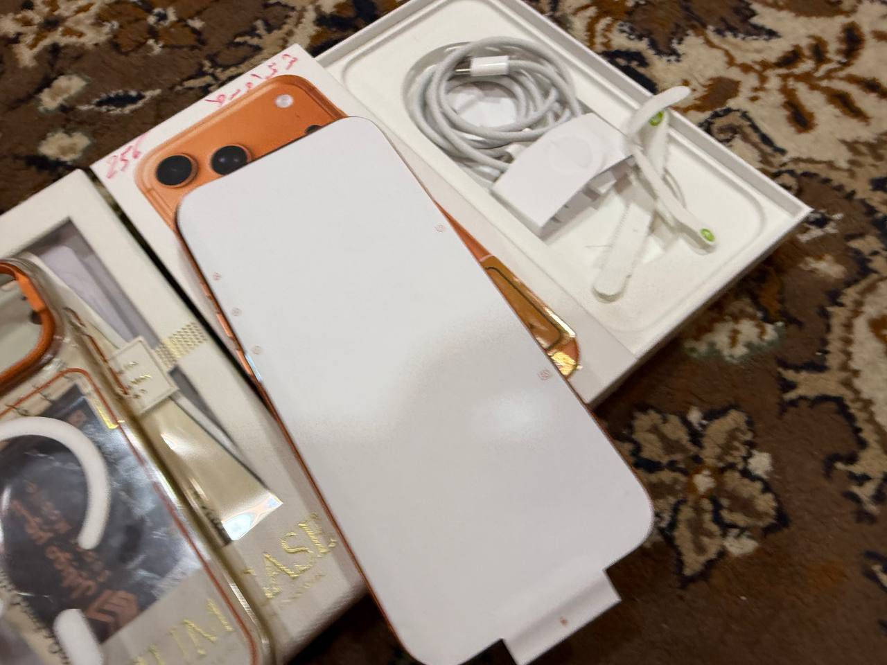 ايفون 17 برو ماكس 256 نسخه الشرق الأوسط 
شريحه سيمكرت منفذ
لونه برتقالي 
جهاز مغلف نانو سيراميك بالكامل
وبي لاصق شاشه اصلي 
وبي عدسات اصليه للكامرا 
وكفر وياه اصلي ماركه شفاف
وياه شاحنته وراس شاحن اصلي ابل 
وكارتونه وملاحقاته كامله 
جهاز مشحون 40 مره فقط 
جهاز سعره مليونين و200 
مكاني بصره شارع الوفود 
مو شراي لأ يتبعني ويكسر بسعر 
فقط شراي يراسل رجاءا


**إذا كنت صاحب هذا الإعلان وتريد حذفه لأي سبب، رجاءا أرسل رسالة إلى الدعم الفني**