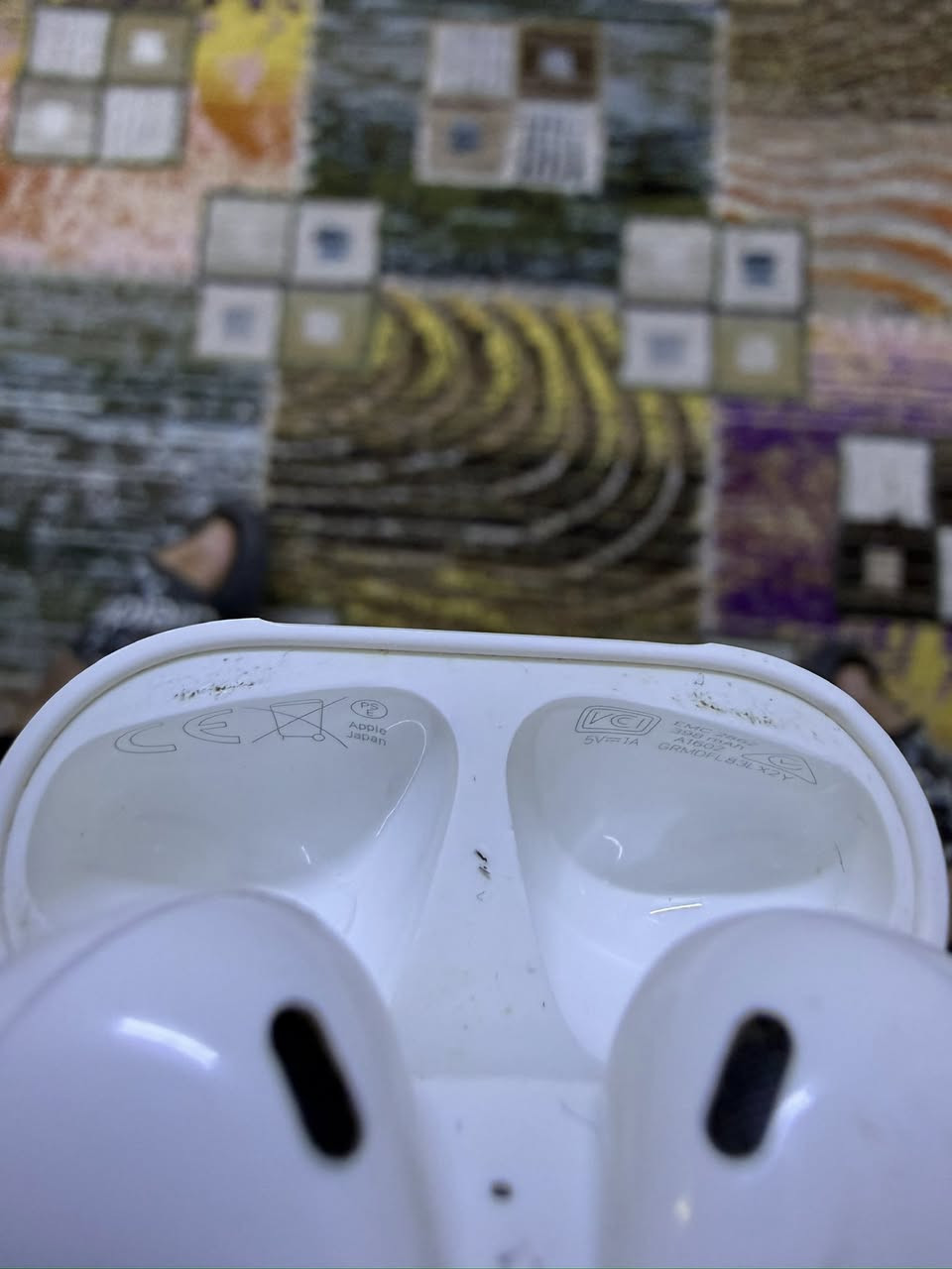 السلام عليكم 
ايربود 2
السماعة بيها مشكلة بسيطة التك اليمنة يخلص شحنة قبل اليسرة بفرق تقريبا ربع ساعة
السماعة شي على شي وحسب عمرها نظيفة وموضحة بالصور كلشي
السماعة بدون ملحقات واذا تحب افحصها وين متريد
سعرها 50


**إذا كنت صاحب هذا الإعلان وتريد حذفه لأي سبب، رجاءا أرسل رسالة إلى الدعم الفني**