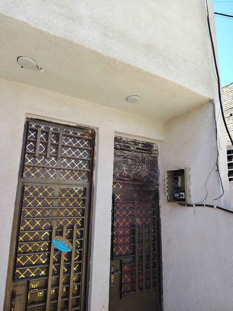السلام عليكم بيت البيع البيت طابق واحد البيت جديد وعالي على الشارع سطح شتايكر نوع العقار زراعي سكني فرع الحداد قريب على الشارع الأستفسار الاتصال ***********
