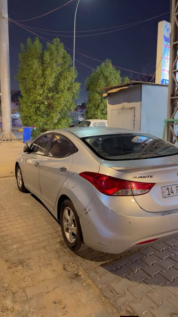 السلام عليكم
أفانتي  2012 مكينه 1600 وارد كوري مكينه وكير كفاله من الفتح والتبريد خير من الله المرايات شفط المقاعد تدفئه السياره كامله ما بيها أي نقص السعر 100وبيها مجال مكان السياره بصره الجزائر  رجاءاً بس الشراي يتصل ***********
