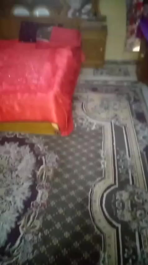 السلام عليكم  
بيت للبيع حواسم غرفتين وصاله ومطبخ وساحه جبيره مكان الطرق ابو رمانه خلف مثيله باريس استفسار اتصلل على رقم 
***********
