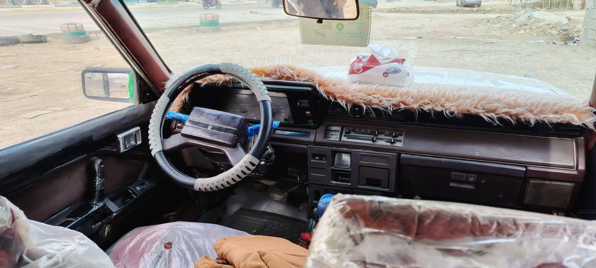 سوبر مديل ٨٥ سياره جاهزه من كلشي مكينه وكير نضيفات حداديه جديده باتري جديد كهربائيات كله شغاله سنويه عاج مشروع وطني سياره كفاله عامه  سعر ٣٥   مراوس حسب القناعه     لاتصال عله هاذه رقم   *********** لشراي بيه خير ويدلل
