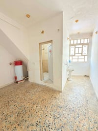 حي الحسين • ١٠٠م • غرفتين