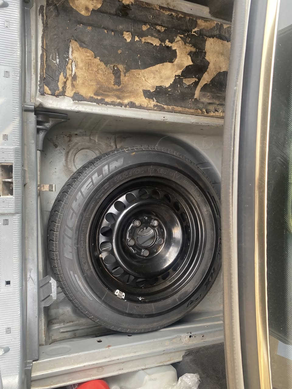 لبيع مارسيدس موديل 96 سياره جديده بسمي تحويل ثاني يوم السعر 120 وبيه مجال العنوان لانبار ***********
