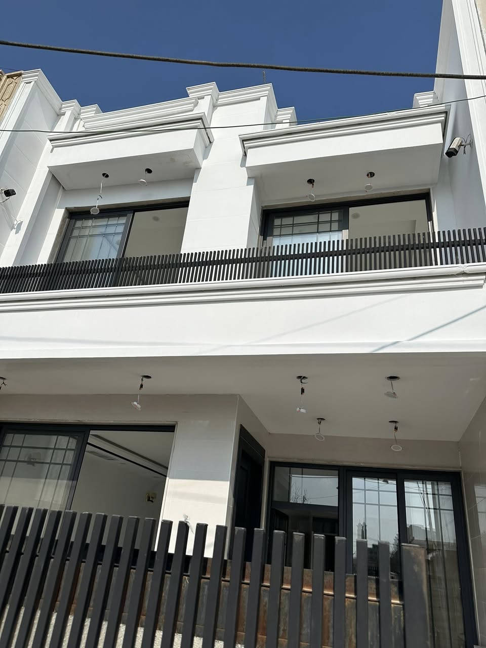 صباغ بيوت باانسب الاسعار صبغ داخلي خارجي طلس جدران بشرط
صبغ اسطح عازل رطوبه فلانكوت 

الاتصال عل رقم واتساب ***********
