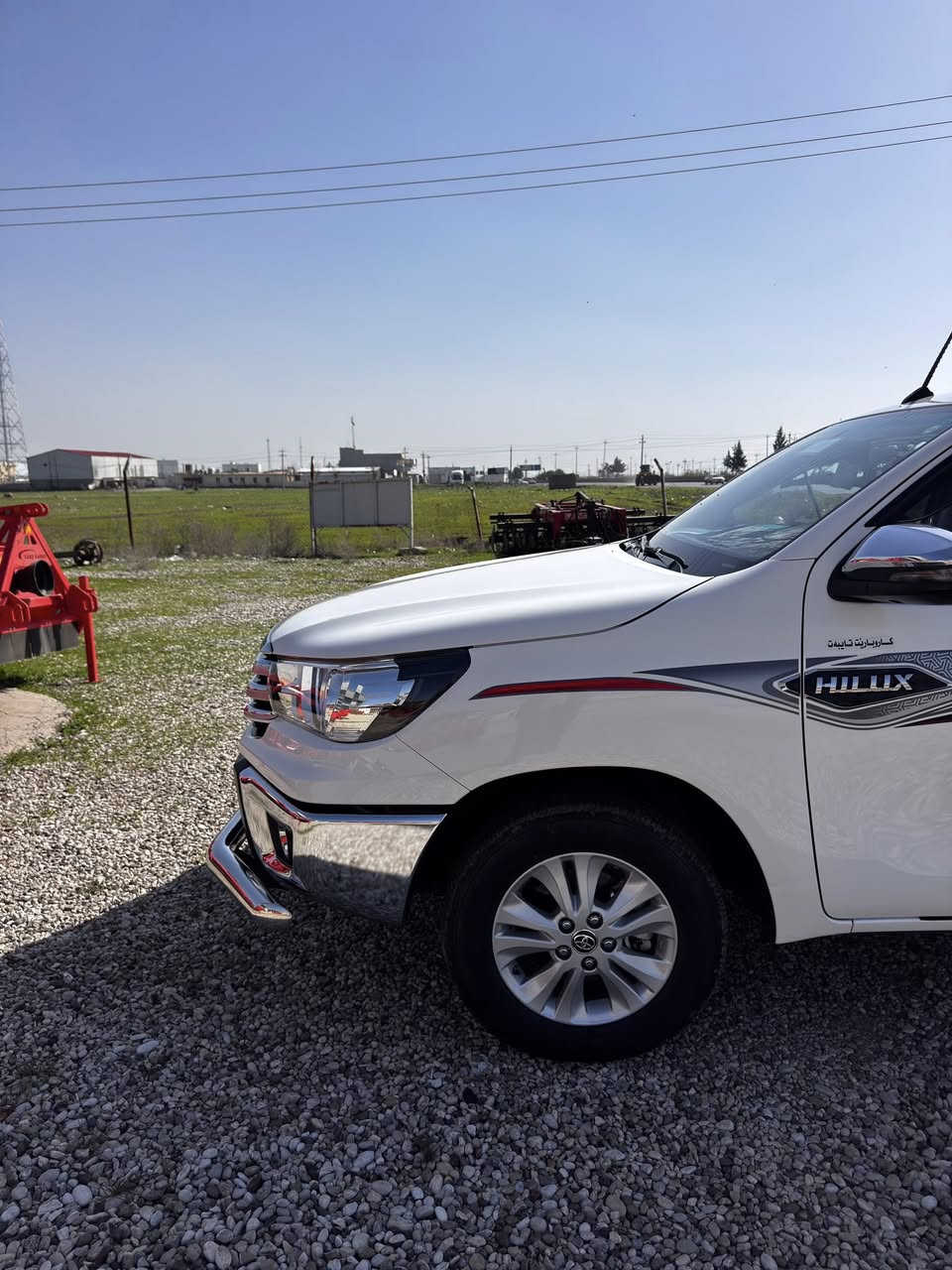 تويوتا هايلوكس ناصي موديل ٢٠٢٤ فول مواصفات أوتوماتيك السيارة حيل نضيفة بس عدها هاي الملاحظة رصعة صغيرة اذا ماتركز عليها ماتشوفه الموصفات بصمة تشغيل 
بصمة دخول ذكي باب سائق الراكب 
مراية شفط 
مراية كهربائية 
تبريد مقاعد 
تدفئة مقاعد 
لايتات اوتو 
شاشة كبيرة 
ابل كاربلي 
شاحن لاسلكي 
تبريد لمس 
تبريد قطعتين 
كير ٦سرعات 
مود ايكو 
مود البور 
حساسات كاميرا خلفية 
بصمة تشغيل عدد ٢
السيارة ماشية ٣٣٦٠٠ الف بعدها بضمان الشركة وبعد باقي الها تبديلة دهن وفلتر مجاني وباقي ضمان المحرك والكير سنة السيارة شركة جيهان سعرها٢٩٥ ورقة المكان دهوك شيخان للاستفسار ***********
