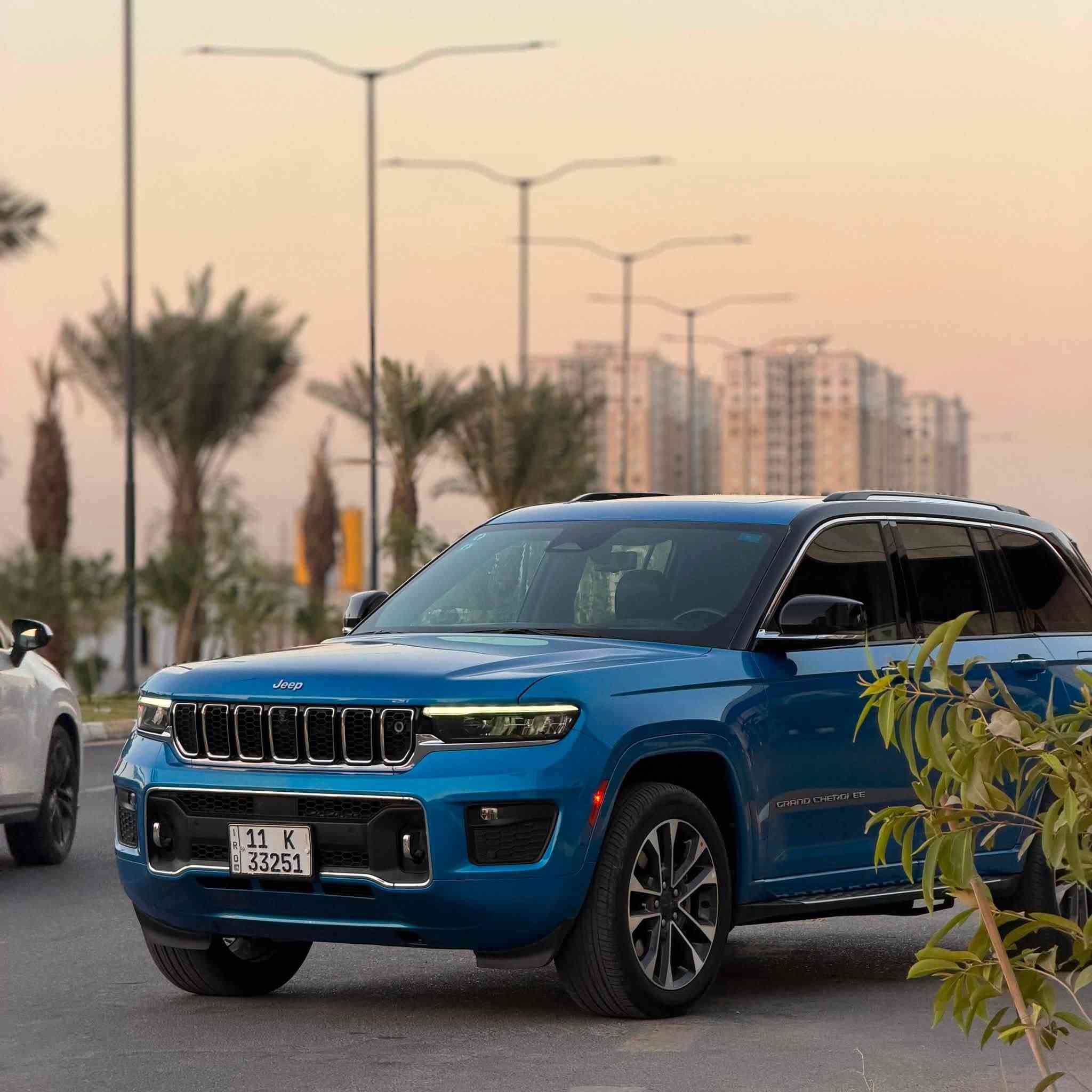 جيب أوفر لاند 2023  خليجي مكفوله كفاله عامه 
وكاله هارلم 
مغلفة ppf كريستال
حجم المحرك V6 3.6L 
مااشيه 46 الف
رقم بغداد تحويل ثاني يوم
اللون ازرق مميز
داتا شوو
لون الداخل اسود 
مفتاح التشغيل بصمة 
تشغيل عن بعد 
بانوراما
جكات
فتح الصندوق كهرباء او تمرير قدم
 دفع رباعي 4WD
اريل نفكيتر 
رادار 
مانع تصادم
 تحديد المسار
نظام الرؤية الليلية
مستشعر نوم السائق مع نظام توقف آلي
أوتو بريك
حساسات أمامية
حساسات خلفية 
لايت زينون + LED 
كشافات 
بك لايت LED 
/ جكات 
ويل كب 20
4 دسك
حساسات ضغط الاطارات 
اشارة في المرايا الجانبية 
المرايا قابلة للطي كهرباء 
النقطة العمياء
كير ماوس 
هاند بريك كهرباء 
دشبول شاشة ديجيتال 
شاشة Apple Car play 
كاميرا دوارة 
4 كاميرات
ناره الداخلية LED 
مقود جلد حياكة  
شفتات مقود 
مثبت السرعة Cruise 
المودات والاوامر الصوتية 
شاحن هاتف Wireless 
مخرج منفذ الطاقة 
فحص نظام السيارة 
تتسع المقصورة ل 5 ركاب
المقاعد جلد 
المقاعد الامامية كهرباء 
تدفئة وتبريد المقاعد الأمامية  
ذاكرة وضعيات الجلوس للمقاعد الأمامية
مساج الكراسي الامامية
مثبت مقعد الأطفال ISOFIX 
تبريد شاشة مناخين منفصلين 
قطعتين تبريد 
نظام مانع الانزلاق  
حاملات الأكواب 
تطعيم الدواخل ألمنيوم 
وبعد بيها مواصفات  
السعر 41000$ 
مكان السيارة بغداد البياع 
رقم الهاتف***********
