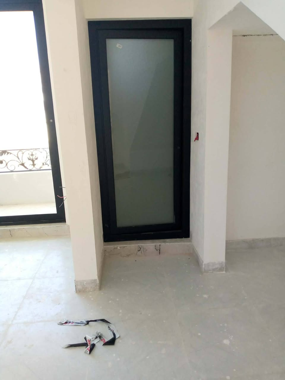 مرحبا
الي يريد وحد يشتغله ابواب وشبابيك ومحجلات يخابر علئ هذا رقم 

***********

هذا شغل ولد
