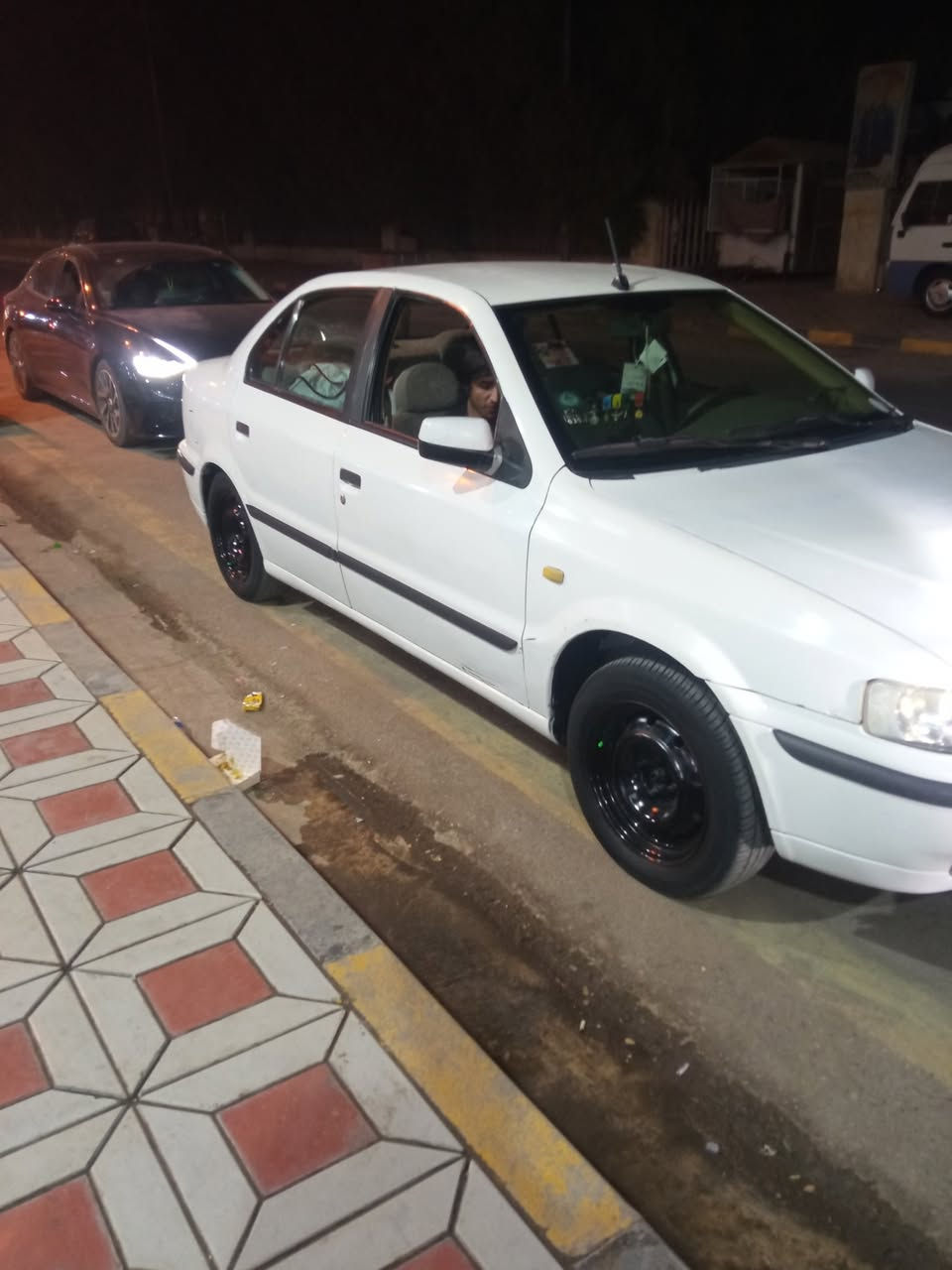 سلام عليكم سمند لبيع موديل 12 سياره بيه بس بنيد مبدل لباقي كفاله تبريد كله شغال كير مكينه بسمي السعر 42 وبيه مجال مكان نجف  ***********
