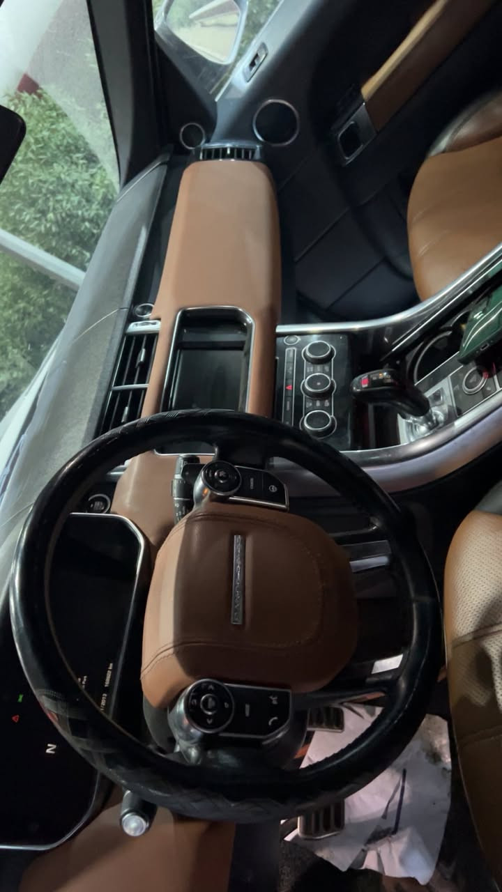 السلام عليكم رانج ٢٠١٤ محدثه ٢٠ بيها قطع كلير بس ابيع حزام ديزل يزل مكينه ٦ سلندر السعر ٢١ وبيها مجال مكان السياره الدوره ***********
