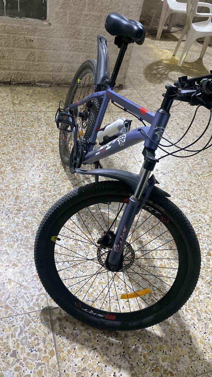 بايسكل SRT جديد 
كير خلفي 7 نمر 
كير امامي 3 نمر 
نقص بريكات عطلانه فقط
السعر 145 
***********
