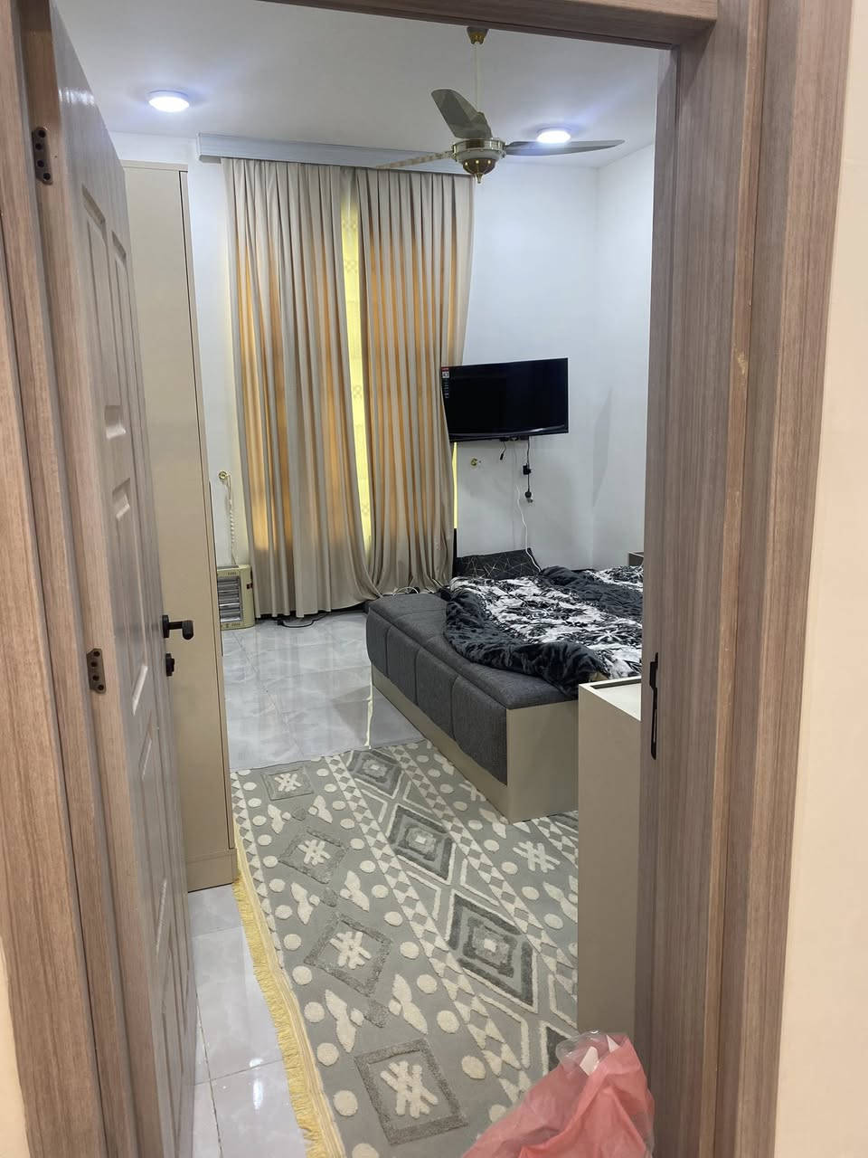 مساحه البناء 200م
بناء_طابوق_حديث
#جنس_الارض_زراعي_يبعد_عن_نهر_الفرات_50متر_وعن_السده100متر
يتكون من (استقبال،صاله،مطبخ،غرفتين،بيتونه ع طول الصاله،مجموعه صحيات داخليه وخارجيه)  
خدمات كامله
#العنوان_حصيبه_الشرقيه_البدمنه_قرب_جامع_النور
مجاور بيت #الاستاذ_عماد_حميد_عبدالله_مدير_بلديات_الانبار
التفاصيل 
للاستفسار ***********
