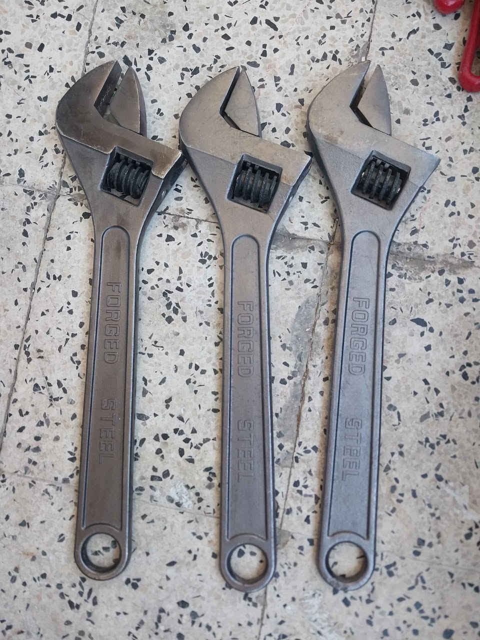 غراض للبيع كلمن وسعره 
*********** بغداد, العراق
