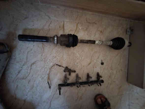 السلام عليكم عندي غراض رينو فلوانس تركي فرنسي سلف ودرايم الطويل صوب اليمنه والدرع الحديد وطبلات الاماميه الفرنسي وروله الزغيره ***********
