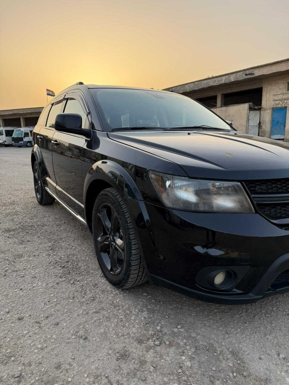 السلام عليكم ورحمه الله 
للبيع دوج جورني كروز رود 2018 بدون حادث كلين فقط فتح باب خلفي وبيه صبغ وبارد قليل جاملغات الاماميه 
عداد السياره 130 كم رقم بغداد انكليزي سنويه بإسمي 
المواصفات 
1- محرك 6 سلندر 
2- شاشه كبيره
3- تبريد ثلاث قطع 
4- 7 راكب 
5- مخابأ سريه 2 
6- كاميرا خلفيه 
7- تحكم ستيرن 
8- بصمات ابواب 
9- كشن كهربائي 
10- راديتر ثلاث سراوات 
11- تدفئة كشن 
صورة السونار موجوده 
السعر 165 بيه مجال قليل 
رجاءآ اذا متشتري لاتخابر ***********
