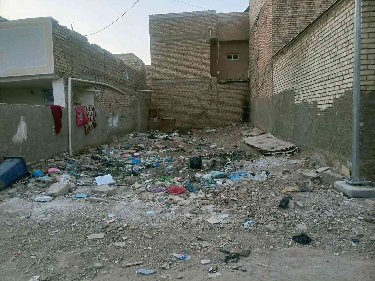 سلام عليكم كاع البيع ميه 120مربعه سكلات منتطقه العشرتالاف مقابيل مستشفى التركي سعر 42 وبيه مجال ***********
