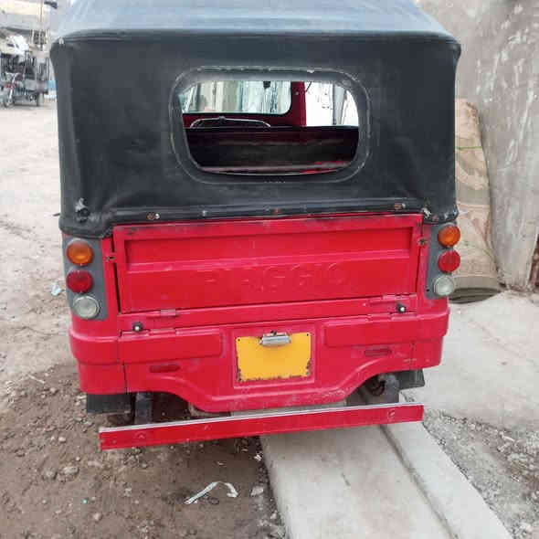 سلام عليكم  تكتك بياجو لبيع مكينه بلاديه تكتك شغاله عوزه قمجي مال بك ول شاير ول بقيه كله  ما متواجد عل نت مكاني بغداد حي اور  *********** سعر ملون وميه بيه مجال
