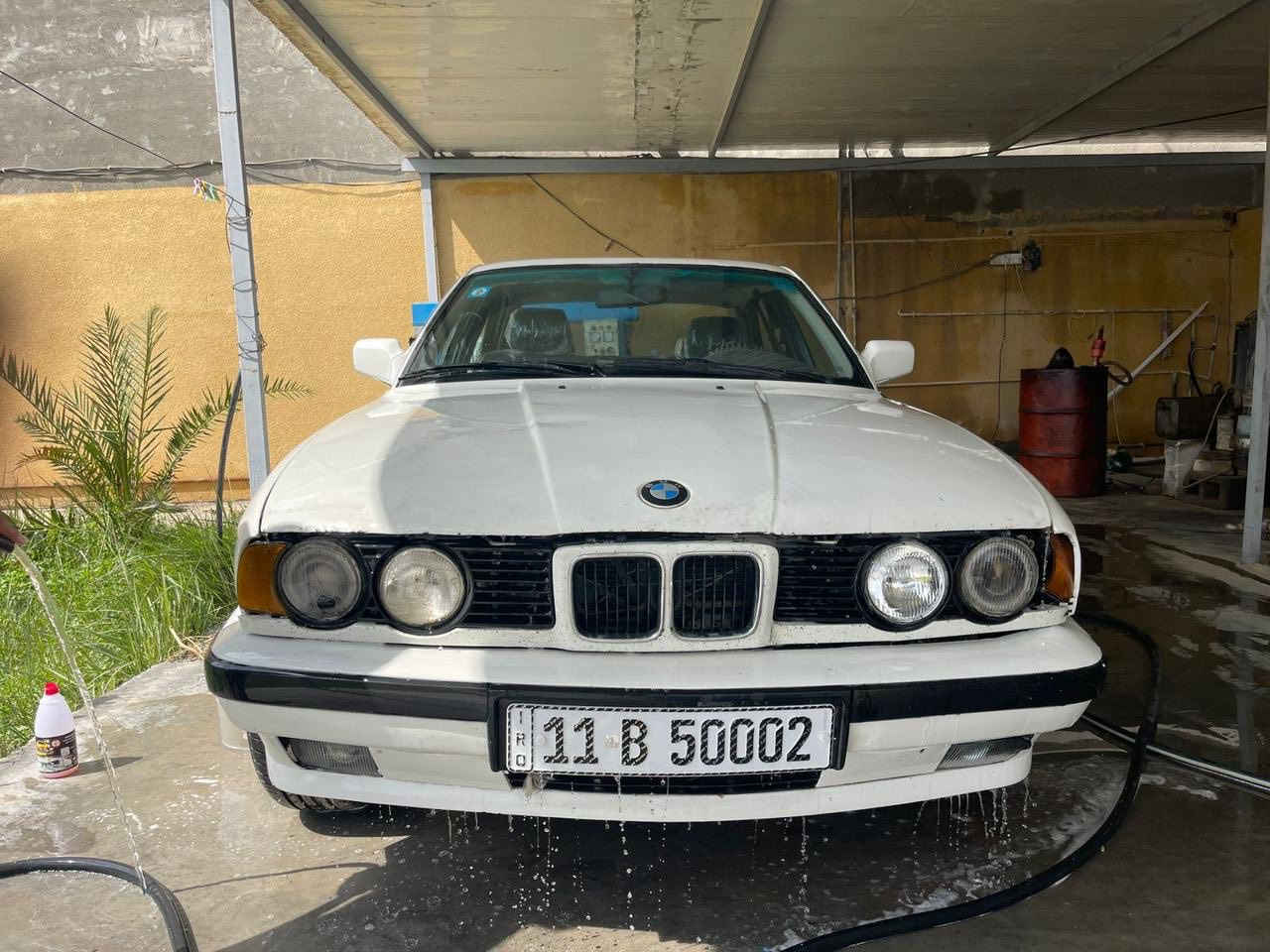 سلام عليكم بي ام دبليو 525 رقم مميز سياره مرتبه تايرات جدد صدر جديد موديل 89 السياره رقم بغداد 50002
سعر 85 وبي مجال للطيبين  رقم ***********
