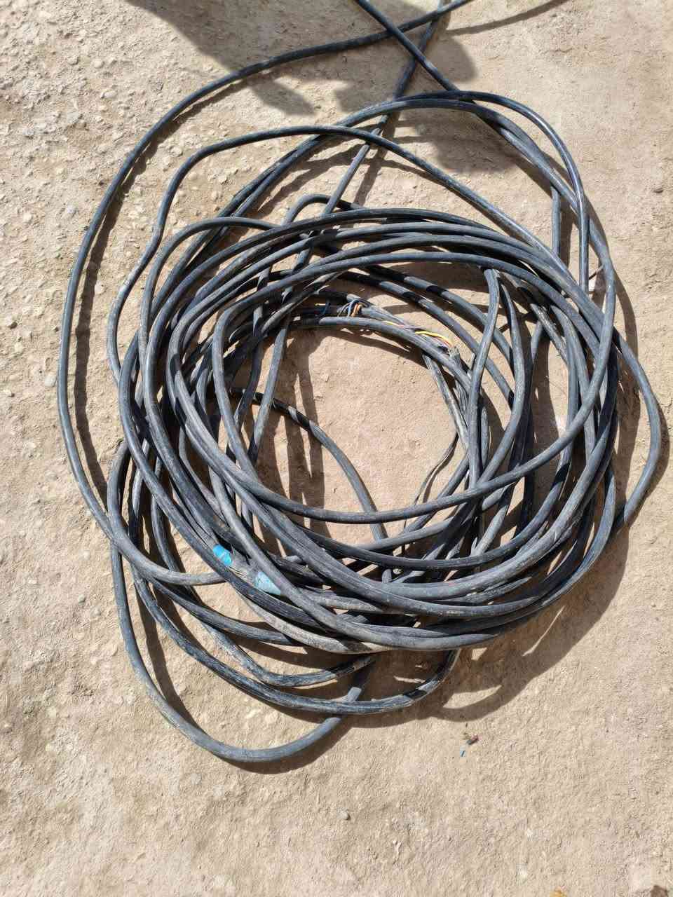 كيبل 4 خطوط للبيع 
طول 48 متر 
fifctric carif asea kabel 600/1000v


**إذا كنت صاحب هذا الإعلان وتريد حذفه لأي سبب، رجاءا أرسل رسالة إلى الدعم الفني**