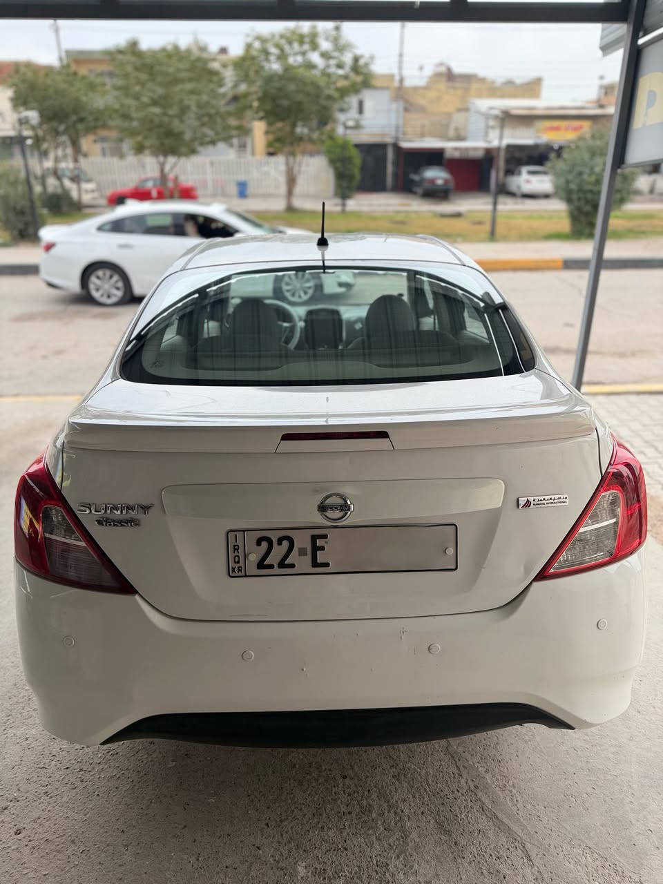 سلام عليكم نيسان صني هندي بليته زركه موديل 2020 باسمي  رقم اربيل هزه 2026 شهر 10 كفاله عامه بدون صبغ بدون حادث سياره من الشركه علا ايدي كلش جديده كير مكينه كفاله علا وضع الشركه ماشيه 57 الف تدفئه تبريد شاشه كامره دواره  حساس خلفي لايت زينون جامتين كهرباء دوشمه للكشنات سياره علا وضع الشركه اي نقص مابيه تايرات نضافتهن 70% سبير السياره منازل ابد مكان سياره بغداد الدوره سعر 113$ رقمي ***********
