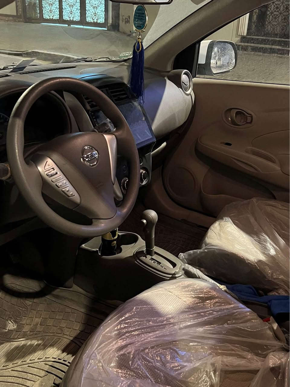 سلام عليكم نيسان صني مديل 25 كفاله ماعده طخه خفيفه جدآ من وره بلدعاميه ماشيه ٤٠٠٠ ألف
سعرها ١٣٥ وبيهه مجال قليل السياره زيرو مكانهة البصره *********** Singapore
