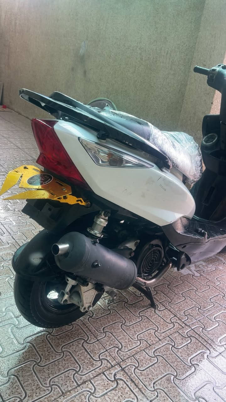 ثعلب مكينه بلاديه كابريتر بلاديه بيها صلنصه قطعتين كلجات رياضي ودبلات خلفي رياضي دراجه شلعه معدل خير من الله للبيع او للمراوس حسب القناعه السعر 700 وبيها مجال مكاني حي الجهاد رقم ‭0770 485 4564‬
