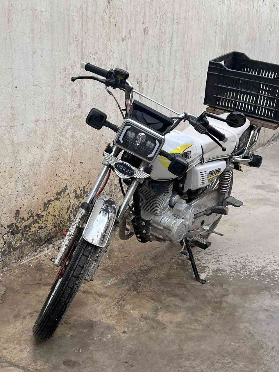 سلام عليكم دراجه سيفان موديل 25دراجه جديده مابيه اي شي سعر 775 وبيه مجال  ***********
