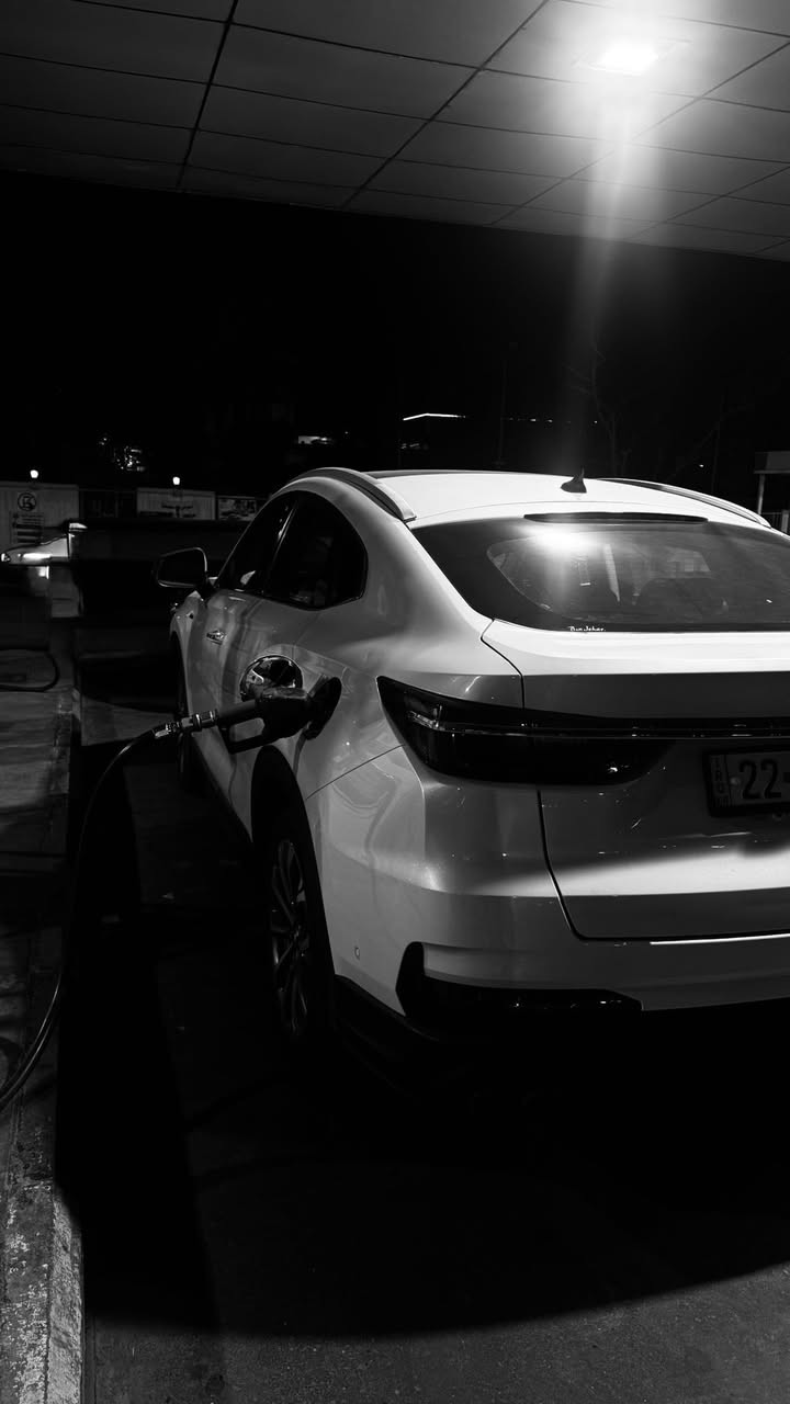 شانجان CS85 موديل 2022
شانجان CS85 موديل 2022
السياره مابيها اي نقص كاملة مكمله فول للأخير اعلى مواصفات 
  
* محرك 4 سلندر  سعة 2.0 تيربو  بقوة 233 حصان /360 نيوتن متر
*ماشيه 75 الف كيلو
* بانزين عادي تاخذ السياره مو فقط محسن
* ناقل حركة 8 سرعات  * دفع امامي 
* أنماط القيادة (عادي اقتصادي رياضي ثلوج) 
* وسائد هوائية امامية   * وسائد هوائية جانبية
 * نظام مكابح مانع الانغلاق (ABS) 
* توزيع قوة الكبح الكترونيا (EBB) 
 * نظام مراقبة ضغط الهواء فى الإطارات (TPMS) 
 * نظام الحفاظ على الثبات 
 * نظام المساعدة على صعود المرتفعات 
* نظام المساعدة على  نزول المنحدرات 
* المكابح توقف ذاتي كهرباء 
* حساسات امامية 
* حساسات خلفية
 * كاميرا 360 درجة 
 * نظام 4.0 APA  الاصطفاف الذاتي 
* الاصطفاف للسيارة بنظام الريموت 
* نظام القيادة المساعد   * نظام كشف المنطقة العمياء 
* نظام تحذير الخروج عن المسار 
 * نظام التحذير للاصطدام من الامام 
 * نظام مكابح الطوارئ  الأوتوماتيكي
* ويل كب 19انش  
* سقف بانوراما 
* مصابيح امامية LED  * أضواء نهارية LED     
* مصابيح ضباب 
 * اضاءة ترحيبية عند  الدواسات 
* مرايات كهرباء مع تسخين
 * حساس مطر لتشغيل الماسحات
* مثبت سرعة
*  تشغيل عن بعد 
* تشغيل بصمة
 * صندوق خلف كهرباء  * مثبت سرعة متكيف (رادار) 
* شاشة عدادات 10.25 انش
 * مقاعد جلد 
 * تعديل مقعد السائق8 اتجاهات كهرباء 
 * تعديل مقعد الراكب 4 اتجاهات كهرباء 
 * ذاكرة لمقعد السائق 3 وضعيات
* تدفئة وتبريد المقاعد الامامية 
* شاشة وسائط  12.3 انش  
* بوصلة القبلة 
* خاصية عرض شاشة الجوال 
 * عدد 8 سماعات 
* فلتر تنقية الهواء 2.5 PM من الكاربون النشط 
* معدل استهلاك الوقود 14.1 كلم/لتر
السعر 170
مكان السياره بغداد للتواصل *********** فقط اتصال او واتساب غير متوفر ماسنجر
