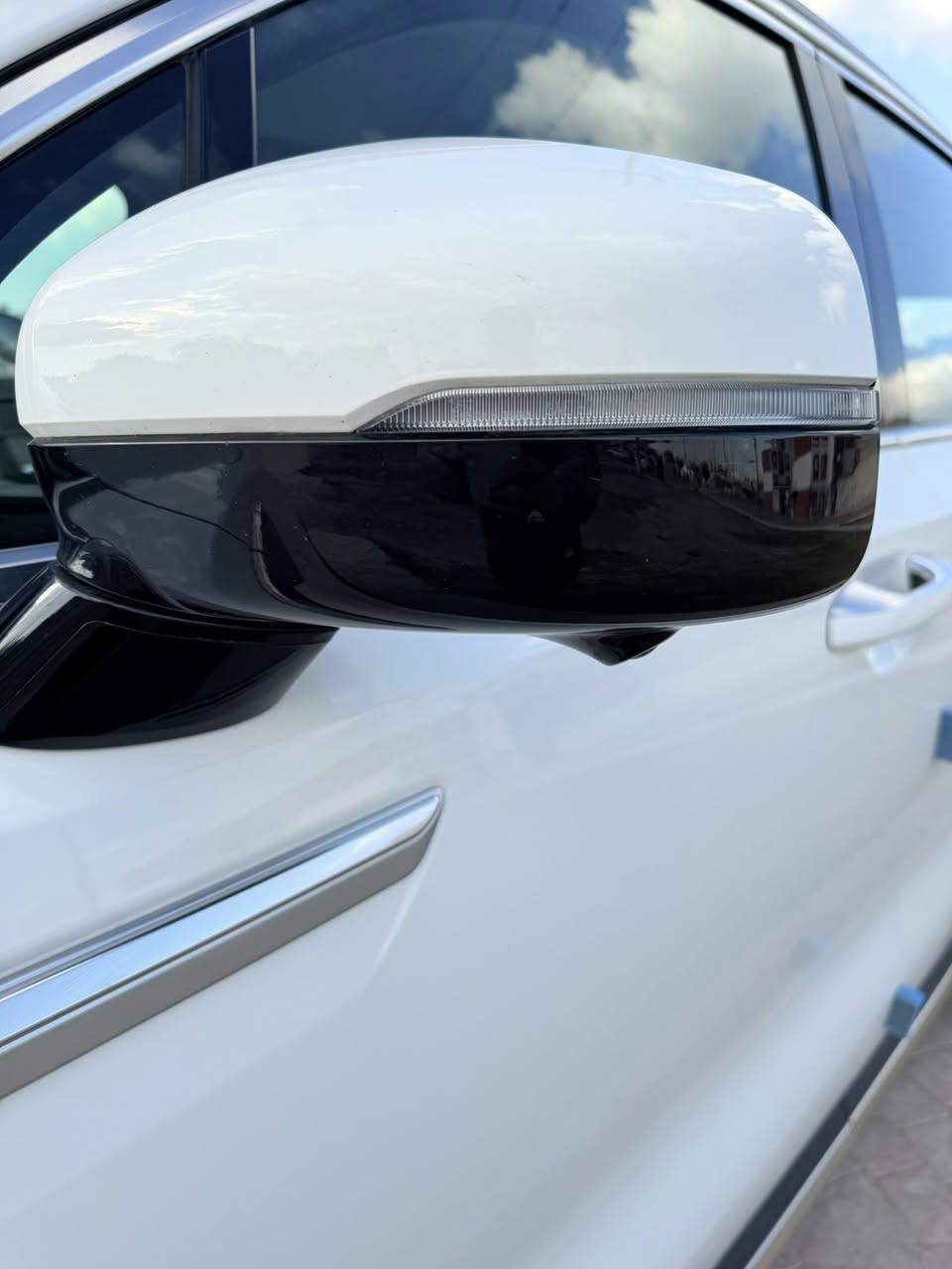 السلام عليكم سورنتوموديل 24
فول فور اكس رقم بغداد 
كفاله عامه من كل شي 
ماشيه 20 الف 
بصمه 
بانوراما 
كشن حار بارد 
كشنات كهرباء 
فور ويل 
داتشو 
جنطه كهرباء 
7 راكب 
3 قطع تبريد 
4 كامرات 
سايد بريك دكمه 
سعر 330
ام ظمان بيها 3 تبديلات دهن 
***********
