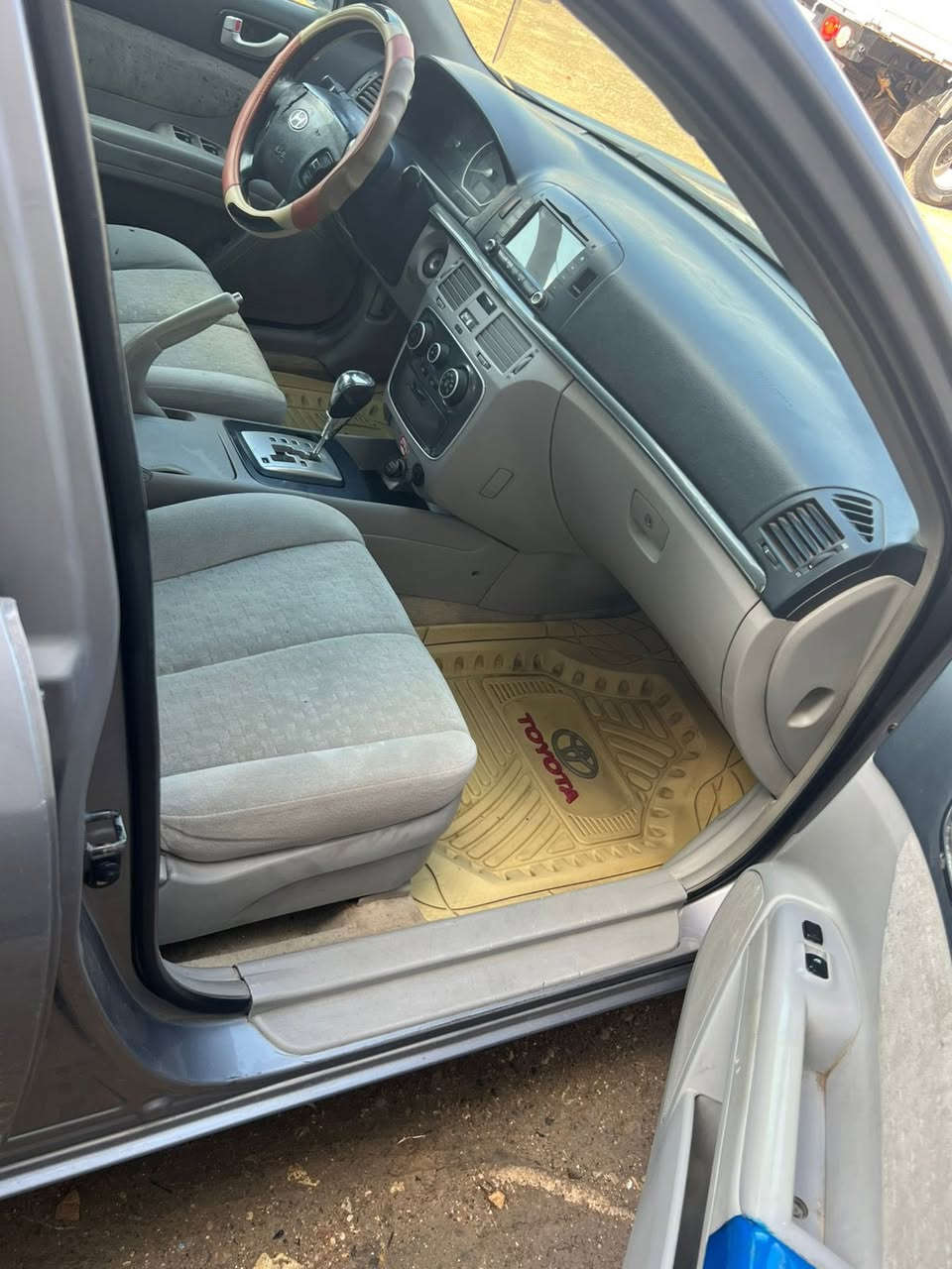 السلام عليكم سوناتا 2007 محرك 6 سلندر

كير محرك مكفول تبريد ثلج تدفئه نار وارد امريكي ضرر جاملغ امامي جهه السايق بدون اي دواخل مرشوشه عام حكم الموديل واللون تايرات صدر كله جديد 

السعر 82 بيها مجال بسيط للطيبين واذا اكو مراوس بكامري 2001//2002 بعد افضل 

للاستفسار ***********

المكان صلاح الدين الضلوعيه
