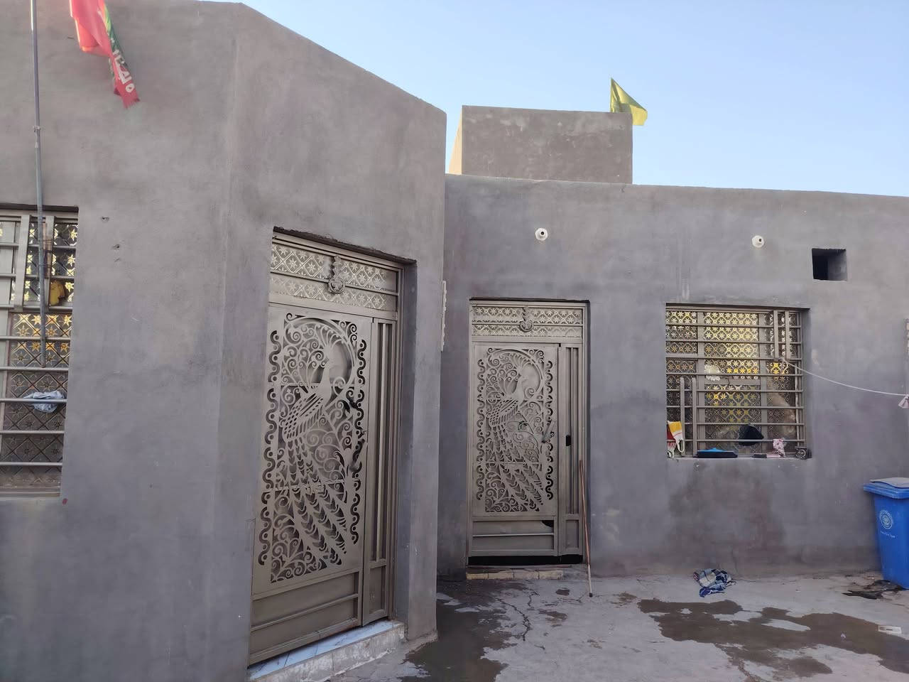 بنأحديث طابوك يتكون من غرفتين
وصاله ومطبخ وستقبال 
المكان حي رحمه مقابيل محطت 
سمأالفرات  عن شارع العام 130م
الستفسار اكثر ***********
