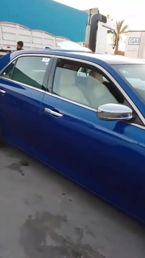 اوباما موديل ١٨  فئه تورنك سياره كلش جديده لون جويتي دواخل ابيض اوف وايت ويل مكسيكي اصلي حداديه ومحرك وكير عالشركه شرط اتراي زيرو السعر ٢٣٠ وبيها مجال للشراي للإستفسار الاتصال بالرقم ***********@
