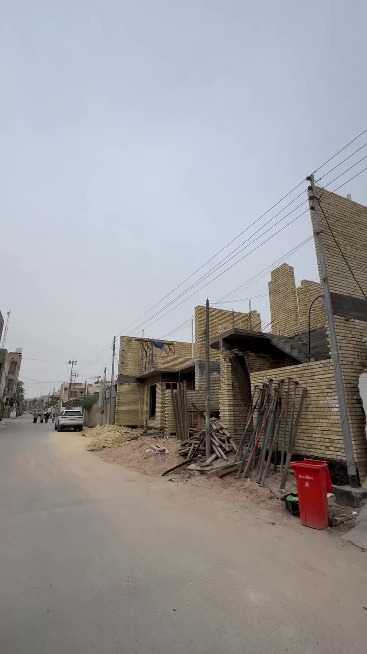 دار للبيع في منطقه عواشه شارع بيت سيد جبار الفرع المقابيل دكان حيدر مساحه 120  واجهة البيت ٦،٨
نزال البيت ١٩،٠٦                                      للاستفسار الاتصال على الرقم ***********
