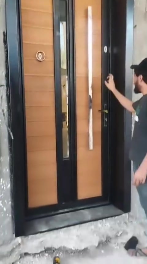 ننجز لكم كافة أعمال الحدادة أبواب، شبابيك، مظلات 

***********
