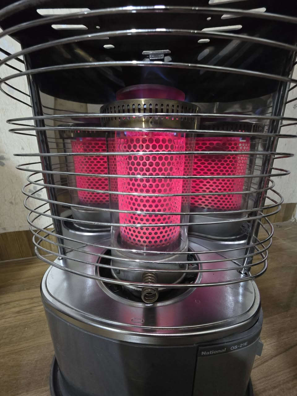 ئەم زۆپایە بۆفڕۆشتن
بالەی   یابانی عەسڵییە زۆر تازەو جوان وبێ عەیبة
گرێكي زور بةتيني هةية و نةوت زور كةم دةخوا 
بۆ 24 سەعات 3 لیترو نیوی دەوێ 
ژەنگ و ڕزیوی نیە پڵیتەی تازەیە 
 سلێمانی بەکرەجۆ 
  گەیاندن هەیە بۆ هەموو شوێنێك  🚕
***********      ***********
