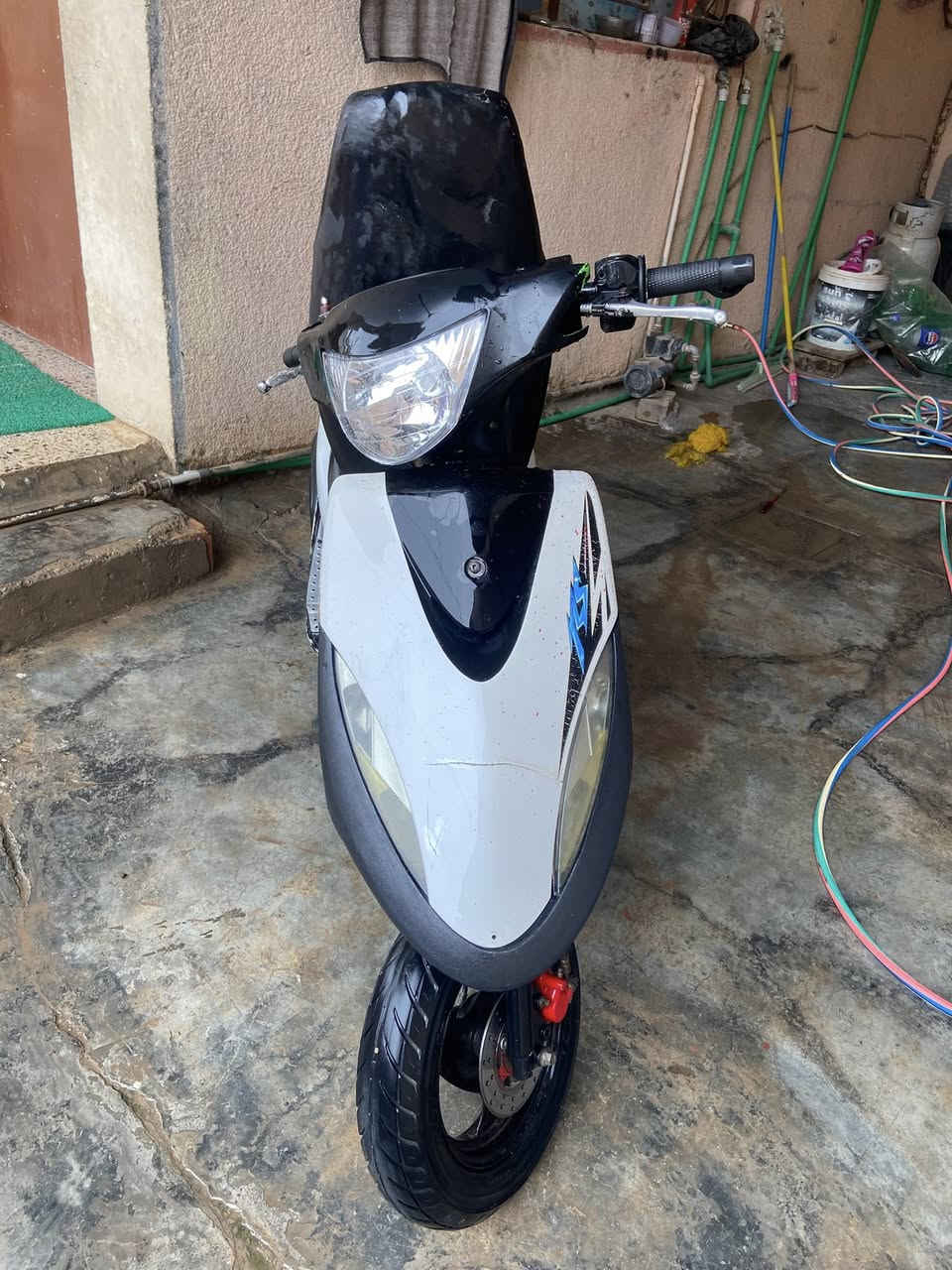 ماكس عدله 
٥٥مزوده 
قايش جديد  وخرز
كلوب مازده كامل 
باتري جديد بلكارتون. البارحه بدلت دهن 
كلجات رياضي 
كفرات مختمه 
 شلعه ومعدل (اذا مو شلعه ترجع )
 السعر ٣٥٠وبيها محال حك الجيه وهلا بلشراي


**إذا كنت صاحب هذا الإعلان وتريد حذفه لأي سبب، رجاءا أرسل رسالة إلى الدعم الفني**