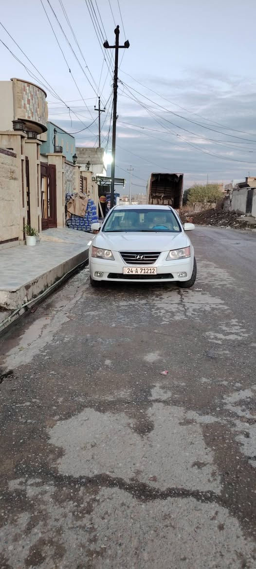 سلام عليكم
سونتا 2010
بيها 3 قطع صبغ بوند جاملغ لوره 2
محرك 2400 شرط كير شرك شرط
سياره نضيفه 
العنون موصل جانب لايسر 
رقم ***********
