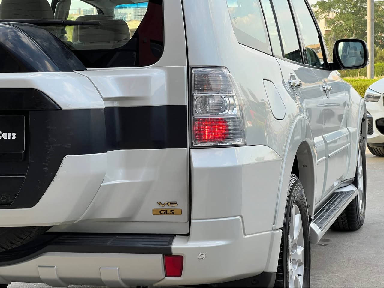 ميتسوبوشي باجيرؤ موديل 2018
سيارة ماشيية 75000km
مواصفات سيارة درجة ثاني ٦ سلندر محرك 3500cc
سيارة بدون حادث 
للاستفسار سعر اتصل بينا 
*********** whastup أربيل, العراق
