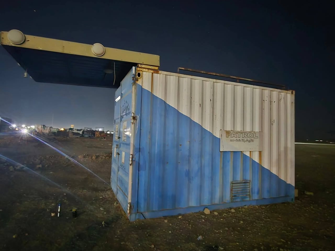 تەنکیەک و دوو عەدات تایبەت بە بەنزین 13 هەزار لیترە بۆ فرۆشتن 500متر وایری   16 ملم
حەوت تەڵ فافۆن متری 500دینار 
بەنیوەی بازاڕ دەیفرۆشین  خۆی له بازاڕ متری 1000 دینارە

*********** 📴
