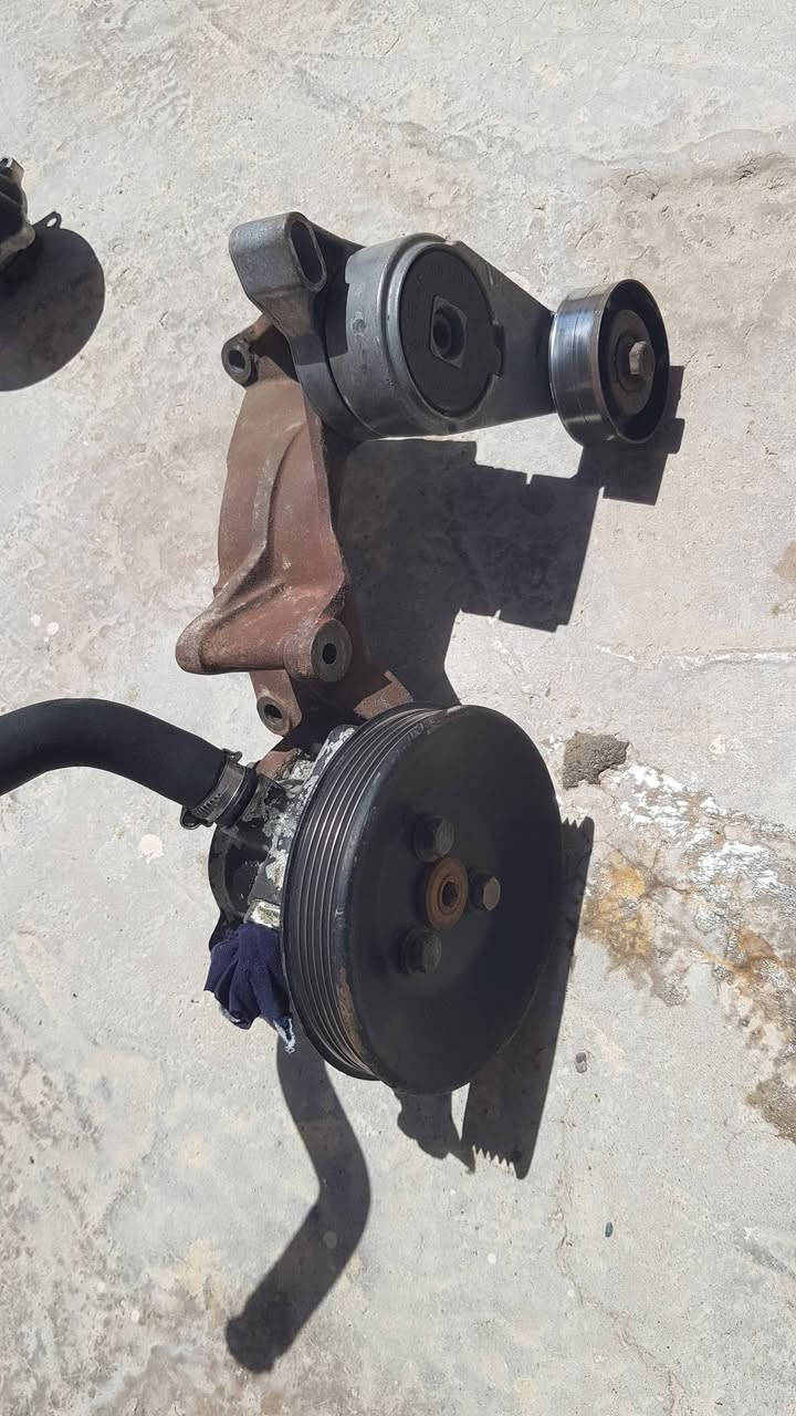 السلام عليكم
للبيع 
غراض فورد سكوربيو موديل 1992
كلهن  شلع الغراض شغال 
سعر 175 الف للاستفسار اتصل ***********واتساب
