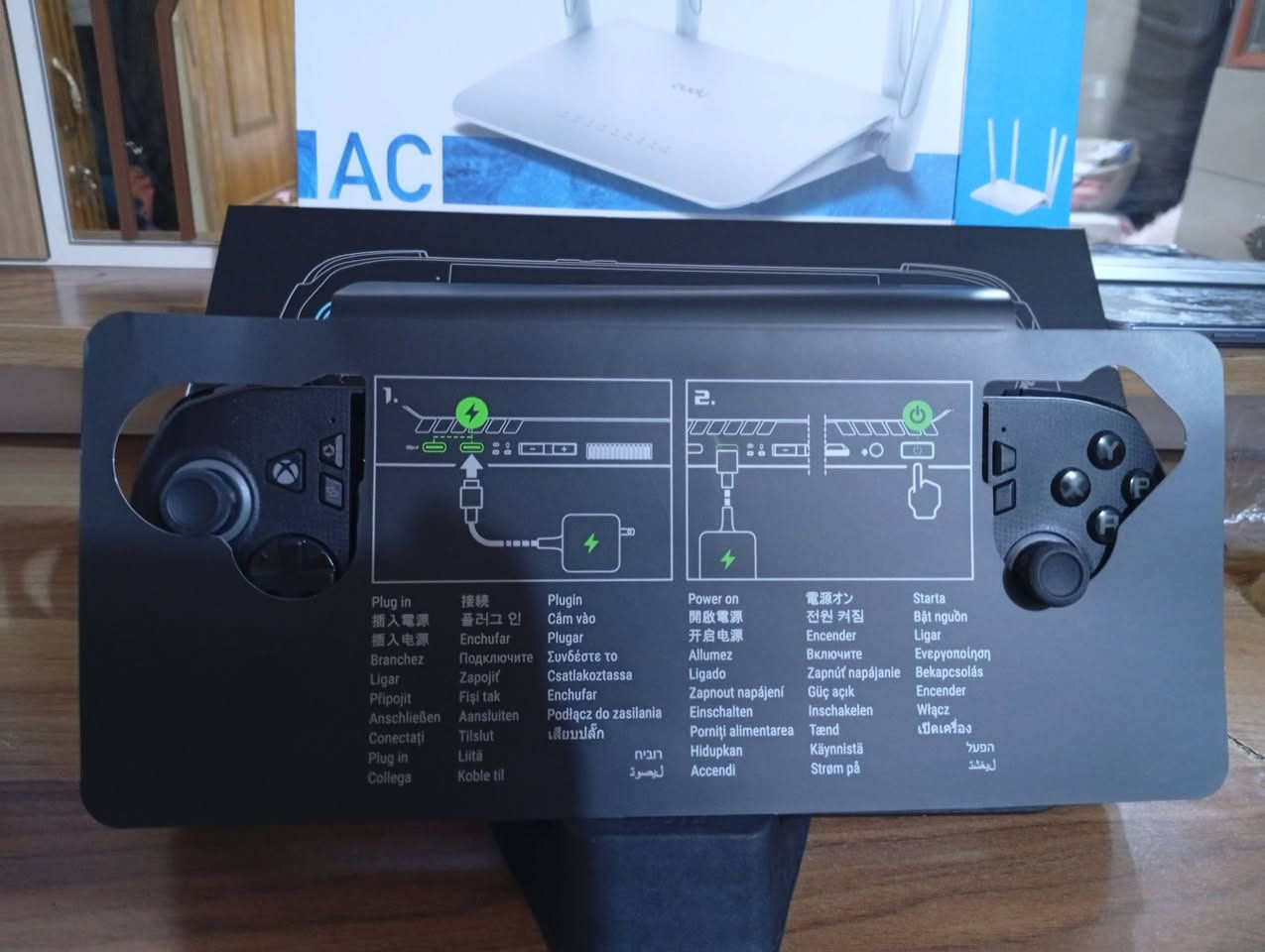 ASUS ROG Ally X مع كفر حمايه ولزكه بشاشه
وحده احتياط الجهاز استخدام اسبوعين بطريته 100 %
الجهاز بكارتونه نضيف كلش وشخط مابيه 
السعر  مليون و450
رقم واتساب ***********
