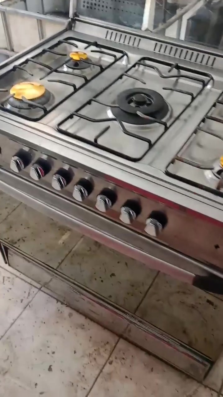 طباخ يوني فيرسال باب اول اخو الجديد نظيف جدا خمس مشاعل فرن فوك وجوه كله شغال عل فحص كامل مكمل نجف حي الجمعية شارع الوائلي *********** واتساب موجود مازنجر
