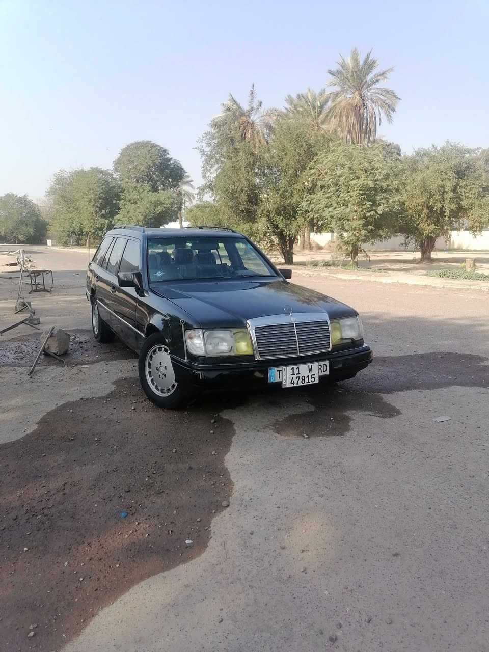 السلام عليكم مارسيدس دب استيشن موديل 91 رقم بغداد بئسمي عنواني بغداد حسينيه مال راشديه سياره جاهزه من كلشي محور مكينه فيفيتي ام البطل كير مكينه مال حاويه جدد تبريد شغال بيه سبلت خلفي تدفئه شغاله كهربايات كله شغاله عده الكيلو متر ميشتغل ولباقي كله شغاله سياره مصبوغه صبغ قديم سنتر لك بلادي شغال بيه شاشه ومسجل سياره كامله ماتصرف عليه شي بصيط اروس بدب او رئسي حسب النضافه بيع ابيع 50 وهاذا رقمي ***********
