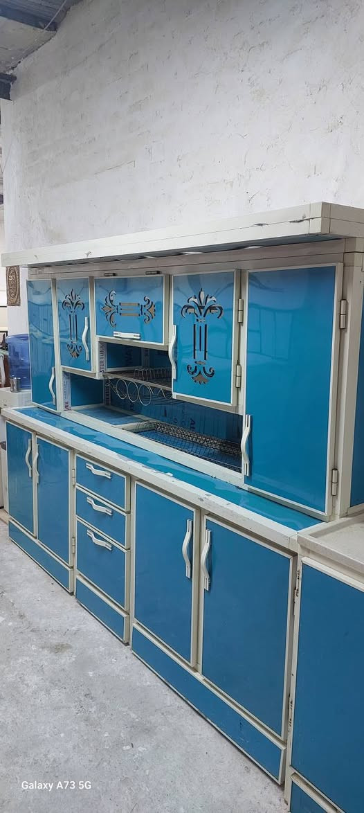 (بيع وشراء اثاث المستعمل )
 متوفر عدنا. كاونترات شغل جديد مبطن درجه اولى بوري محشه خشب 
نشتري اثاث مستعمل. قنفات  كاونترات  اثاث منزل كامل. تواصل  [*********** ](واتساب) البصرة, العراق
