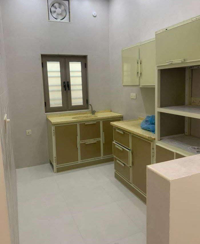 شقه حديثه الايجار في منطقه التحسينه
محتويات الشقه 
غرفه كبير وصاله ومطبخ وصحيات 
الخدمات التي تتوفر في الشقه 
ماء حلو 
ماء اساله 
انترنت مجاني 
اجور الماء والكهرباء مدفوعه 
سعر الايجار 600الف 
الاستفسار الاتصال 
***********
