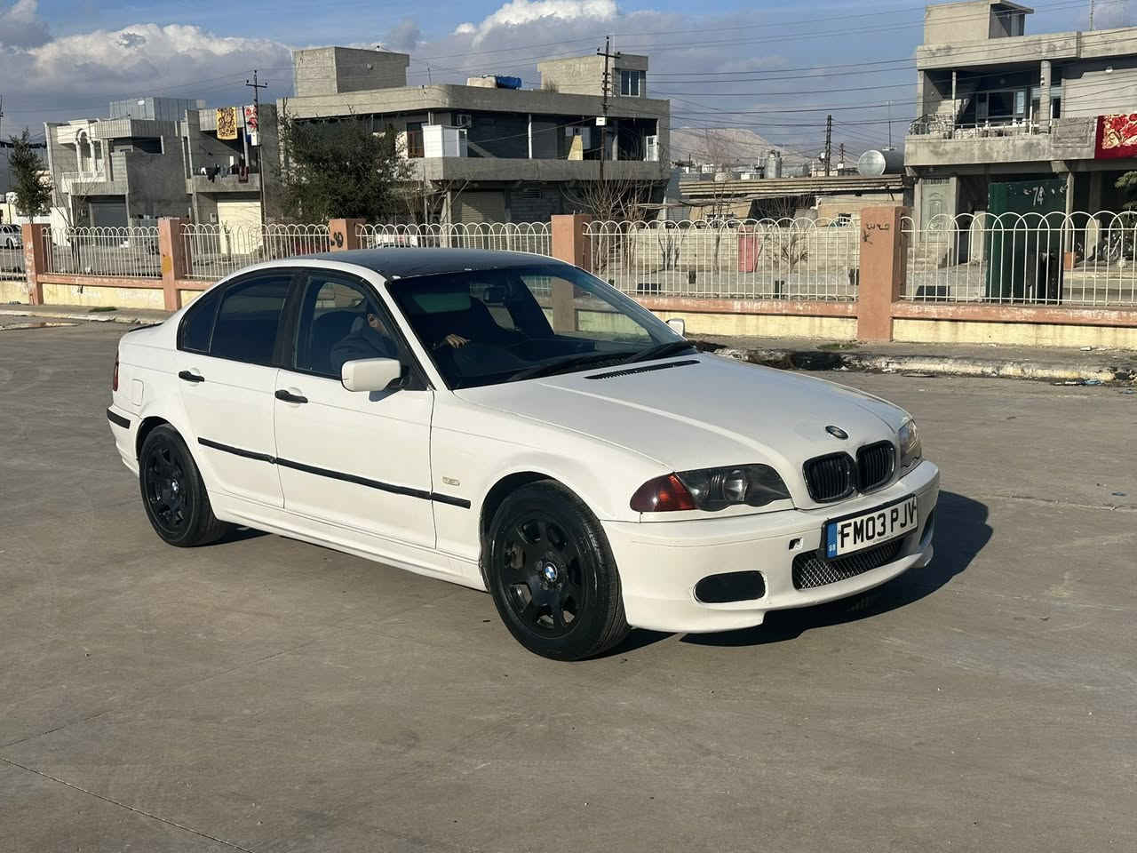 بسم الله رحمان رحیم
BMW e46 318i
شتی نموونە و جوان
مۆدیل 2001
گێڕ ئادی گێڕومەکینە ئەکسلو کارەبای هەموگیانی بەشەرت 
(رۆنی مەکینە-پاتری -فلتەر) گۆراوە سەیارەکە بێ دەعم و لێدراویە تەنیا چوار پارچەی بۆیاخە بێ ناوگرتن  مەنەفێسکەی ون بوە بە علوجی ئەیفرۆشم  موس و براوە بەشەرت شوین هەڵەبجی تازە  بۆ نرخ جاتم بۆ بکەن گۆرینەوەش ئەکەم لەسەر دل گراتن 
ژ.م ***********/ هەڵەبجی تازە
