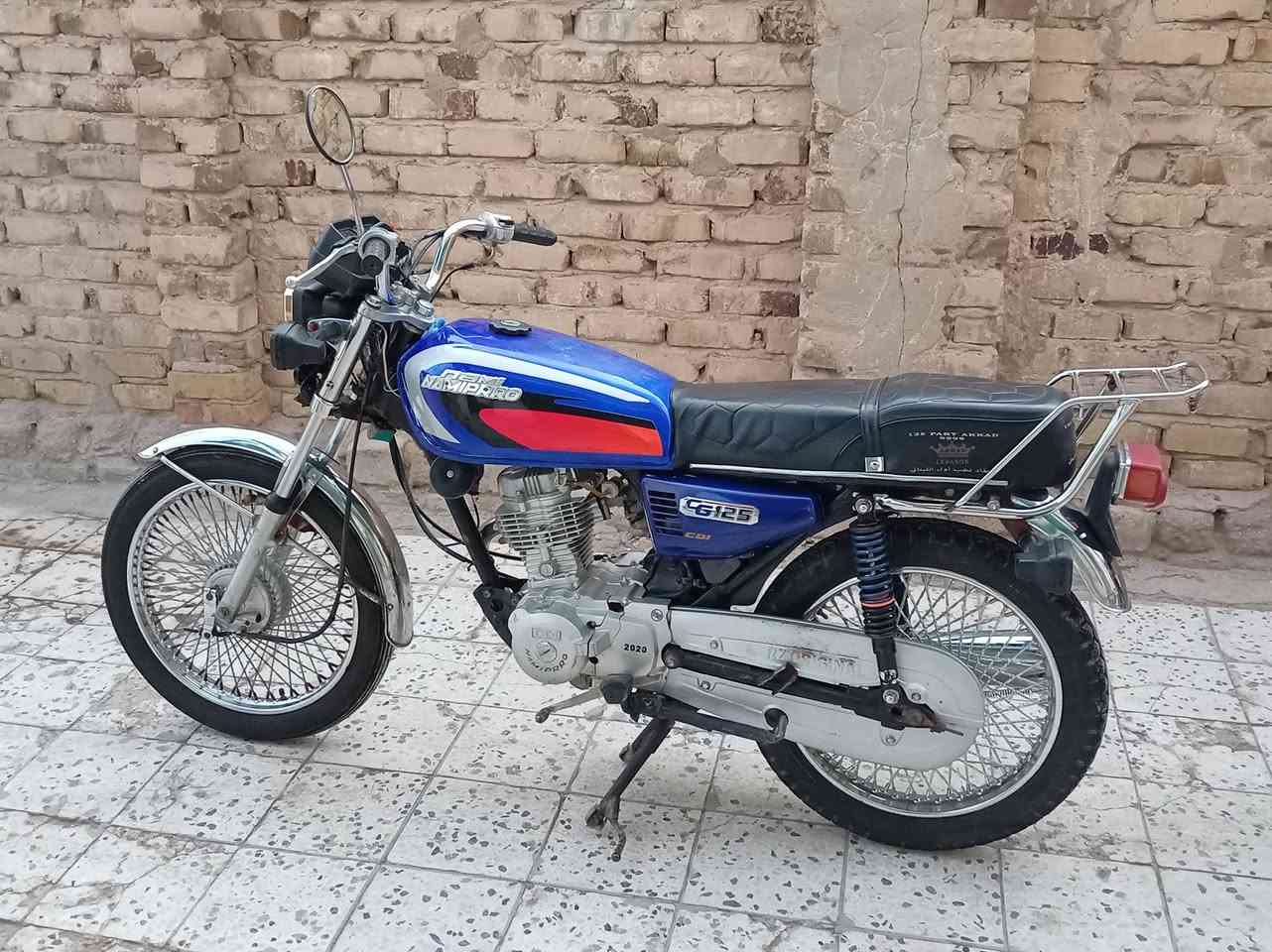 السلام عليكم نامه برو موديل 20 اوراق اصولي بيه خيط بخار كهربائيات كلهن شغالات السعر 750 وبيه مجال مكان واسط قضاء الحي رقم موبايل ***********
